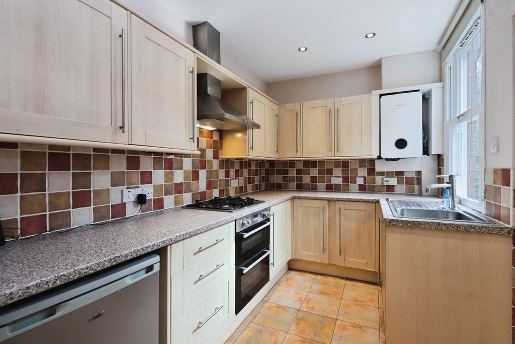 Property photo 3 of 17 Photo