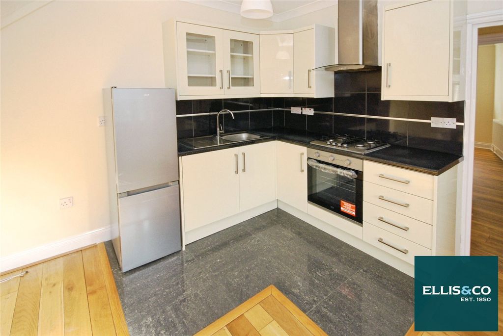 Property photo 2 of 8 Picture No. 01
