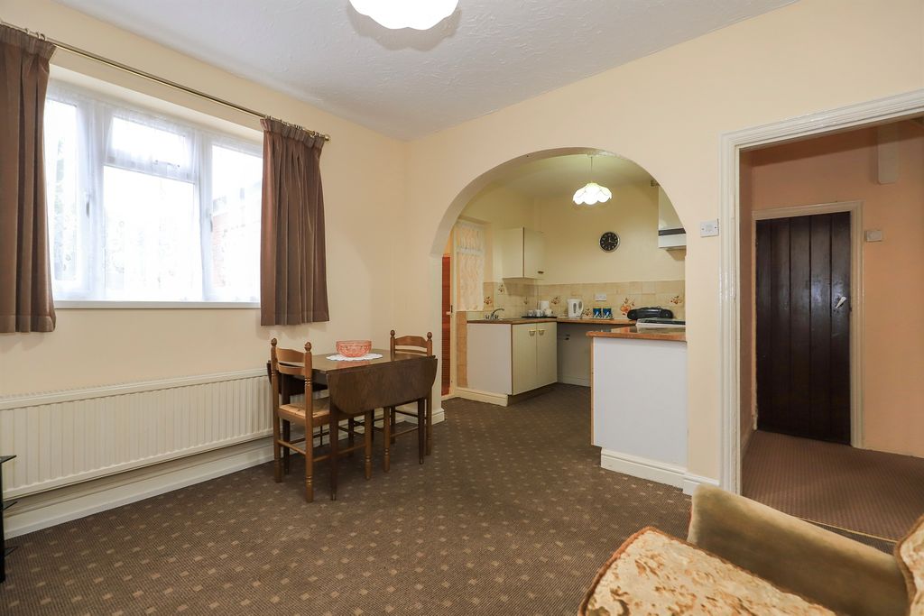 Property photo 3 of 14