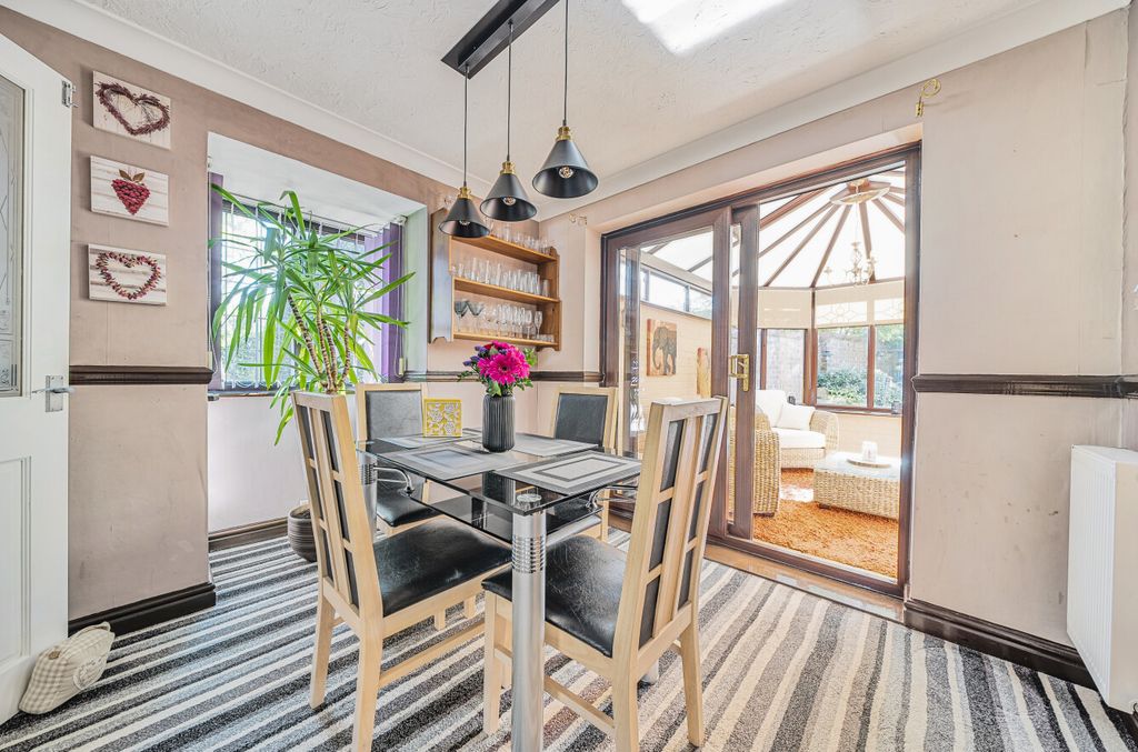 Property photo 3 of 19 1295350968277Cec895Adarw