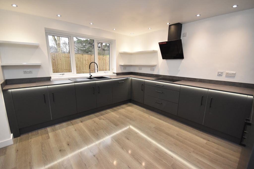 Property photo 2 of 24 Kitchen