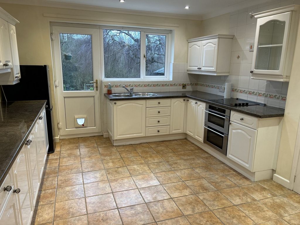 Property photo 3 of 17 Kitchen - Breakfast Room
