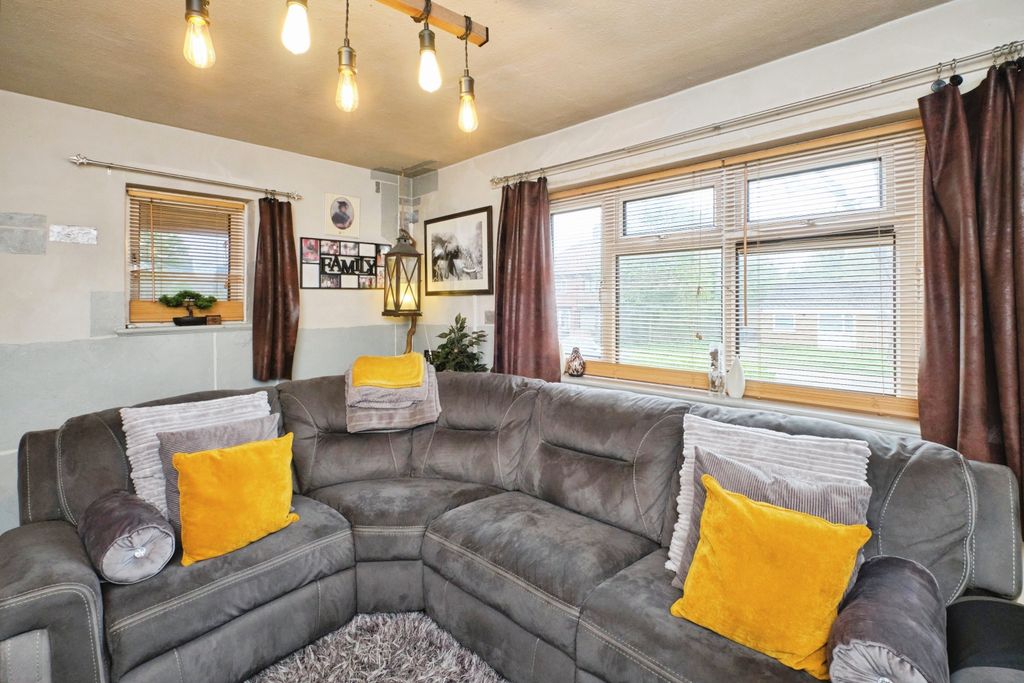 Property photo 2 of 23