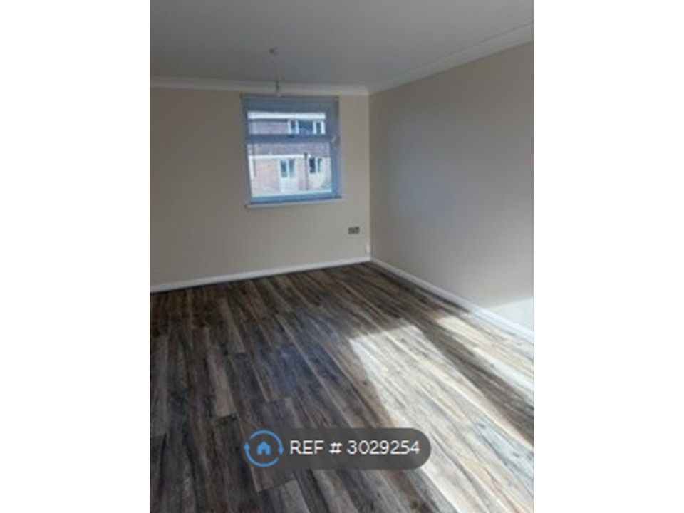 Property photo 3 of 14 Lounge 1