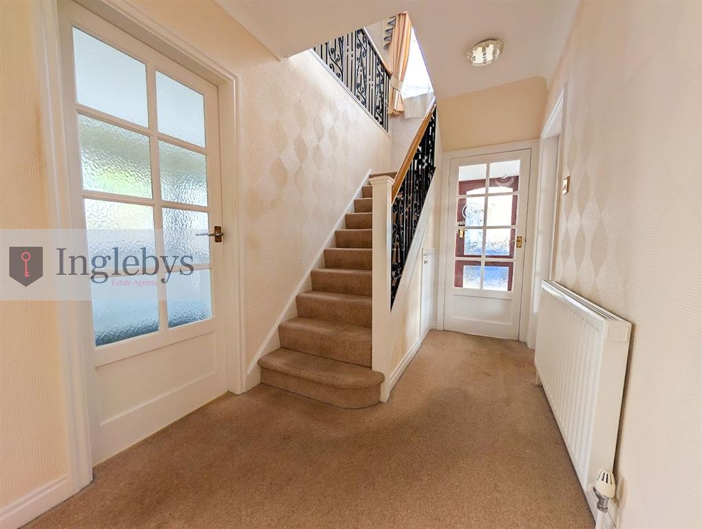 Property photo 2 of 28