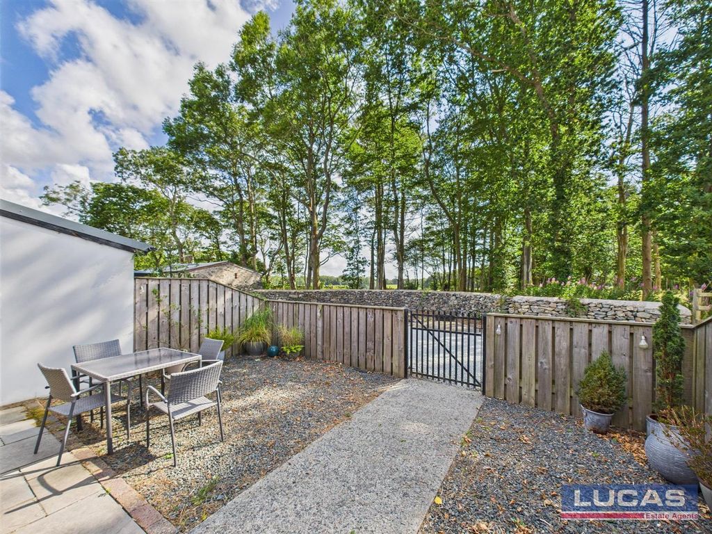 Property photo 1 of 30