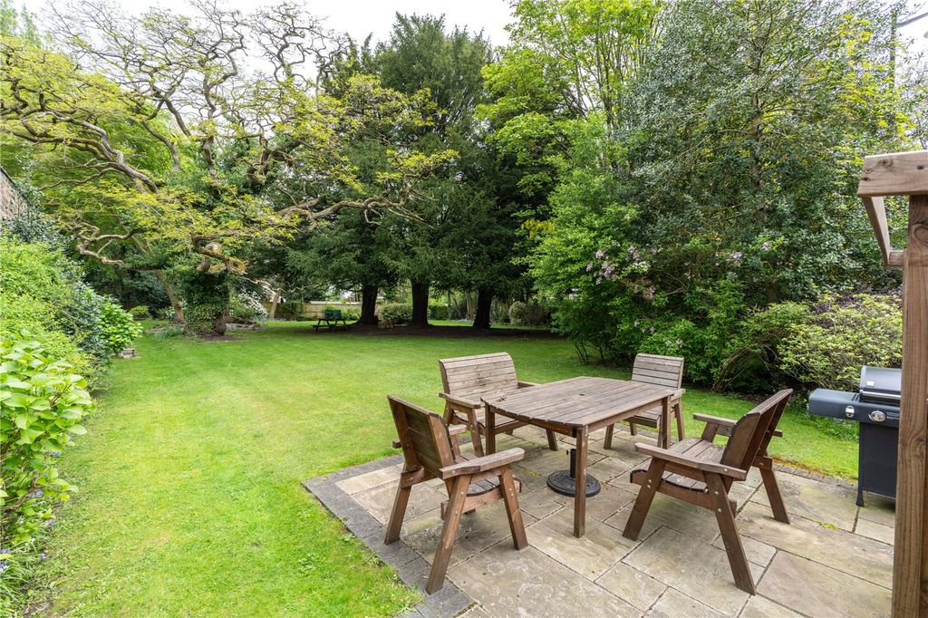 Property photo 2 of 27 Rear Garden