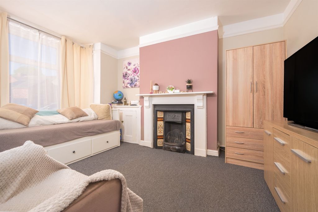 Property photo 3 of 9