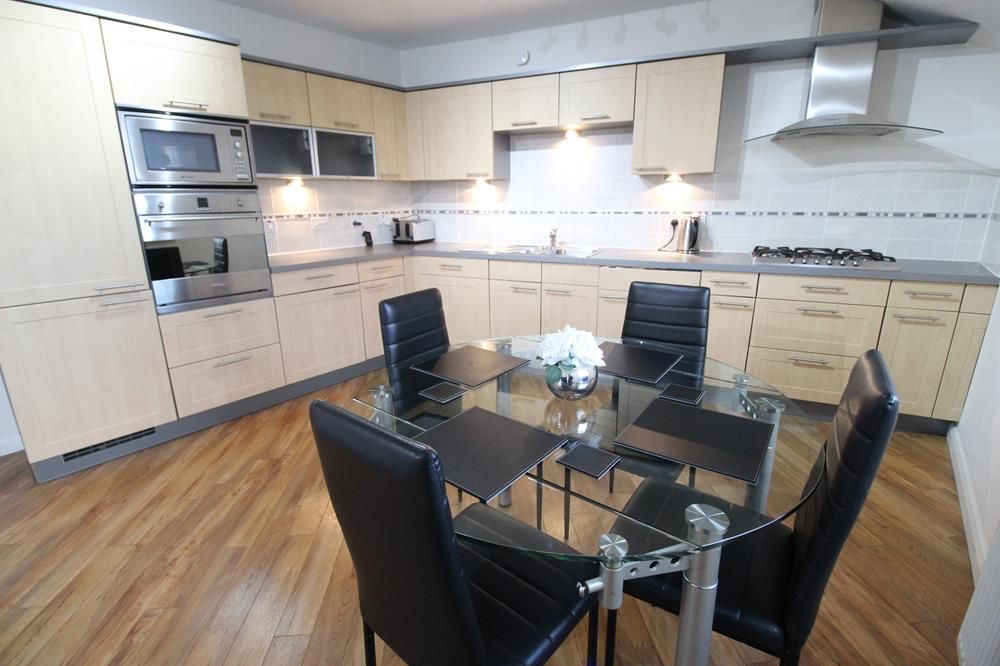 Property photo 3 of 7 Kitchen