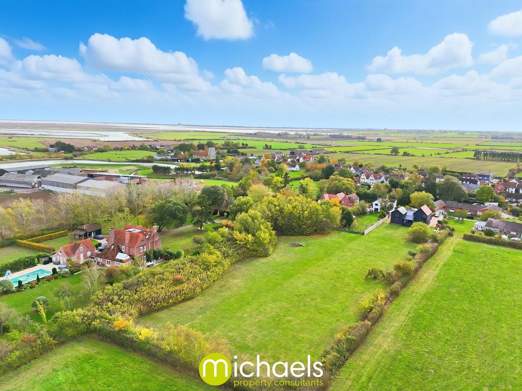 Property photo 2 of 46