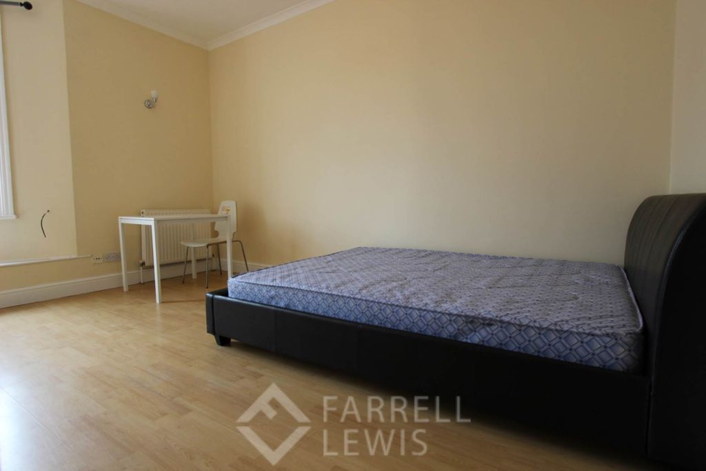 Property photo 1 of 3