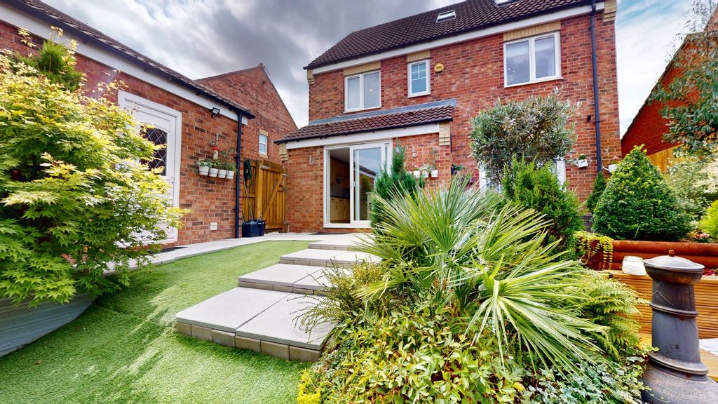 Property photo 1 of 47 5328840