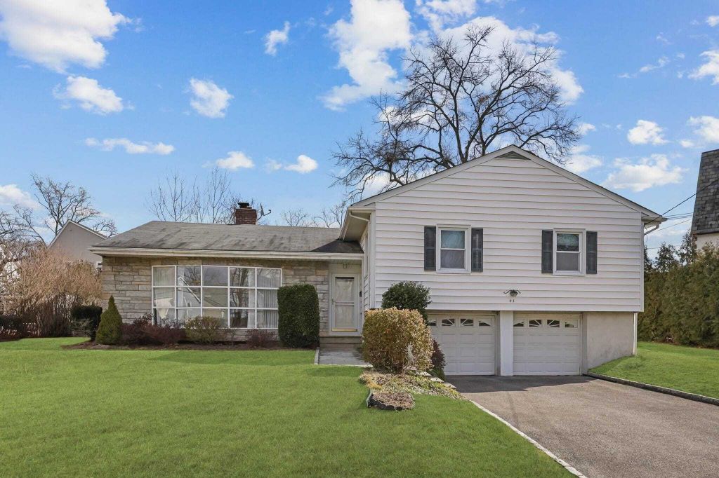 Property photo 1 of 23