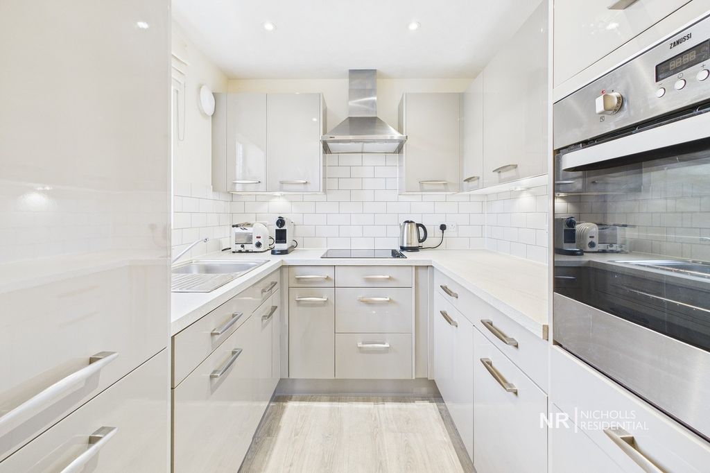 Property photo 2 of 14 Kitchen