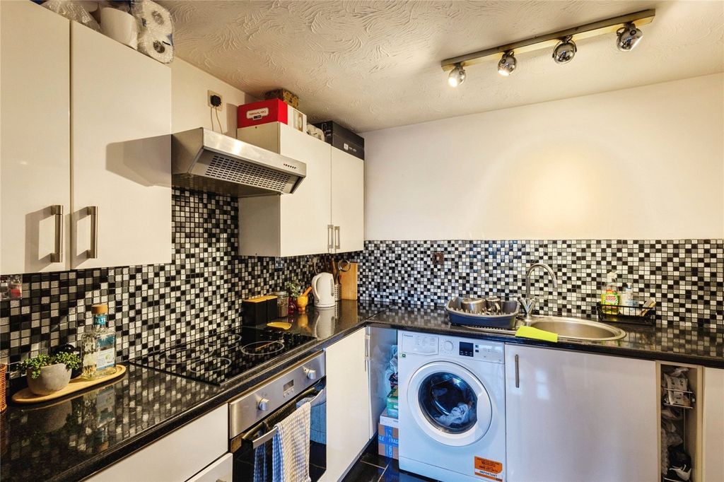 Property photo 3 of 10 Picture No. 11