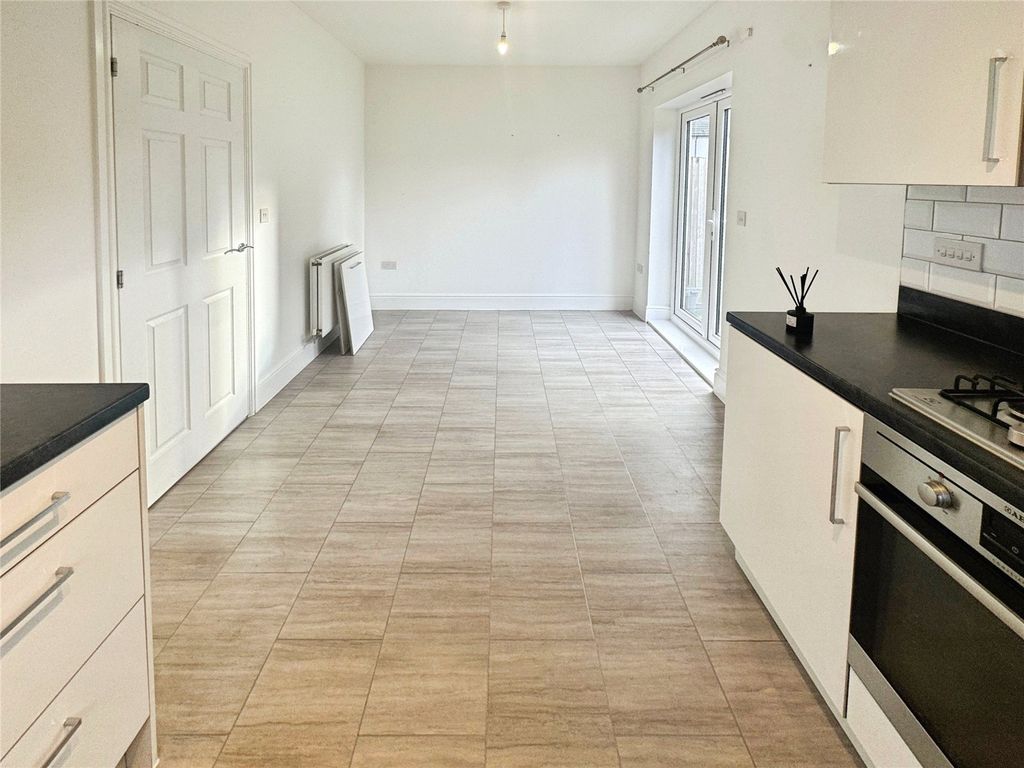 Property photo 3 of 18 Picture No. 02