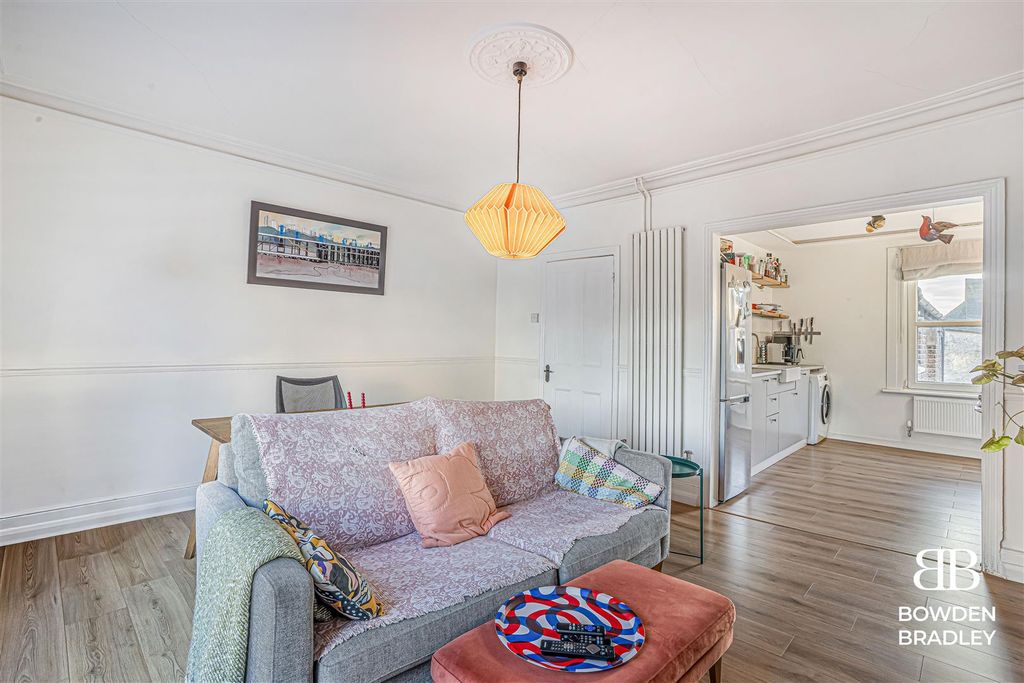 Property photo 2 of 14 Reception