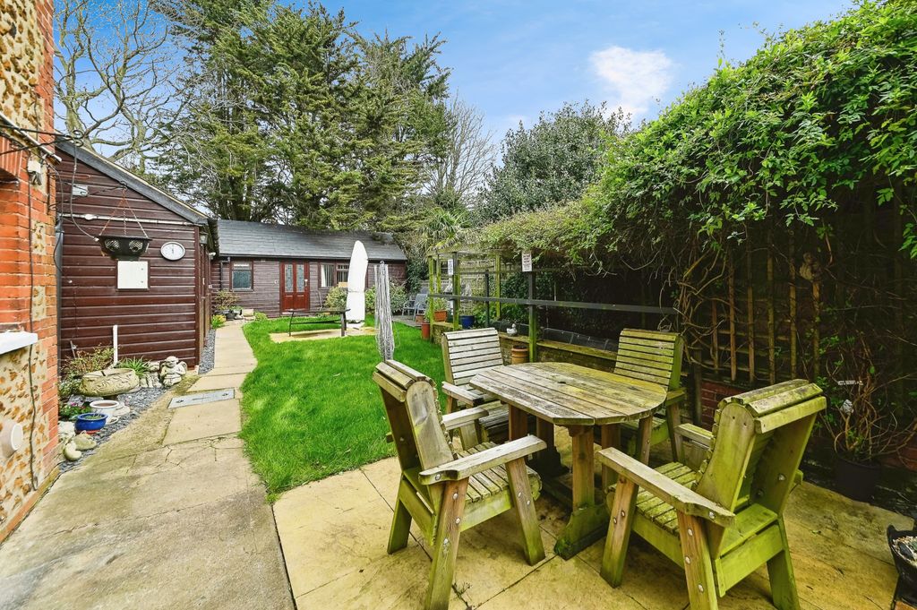 Property photo 3 of 33 14-15468695052