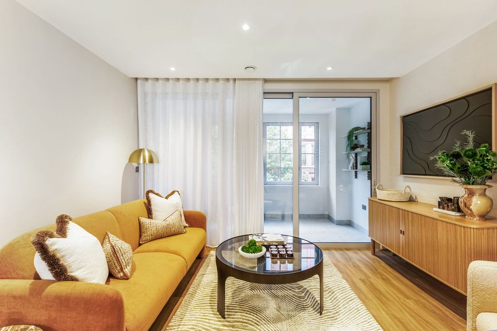 Property photo 3 of 12 99285_Lumen-52-Beachy-Road (2)Enh_Low.Jpg