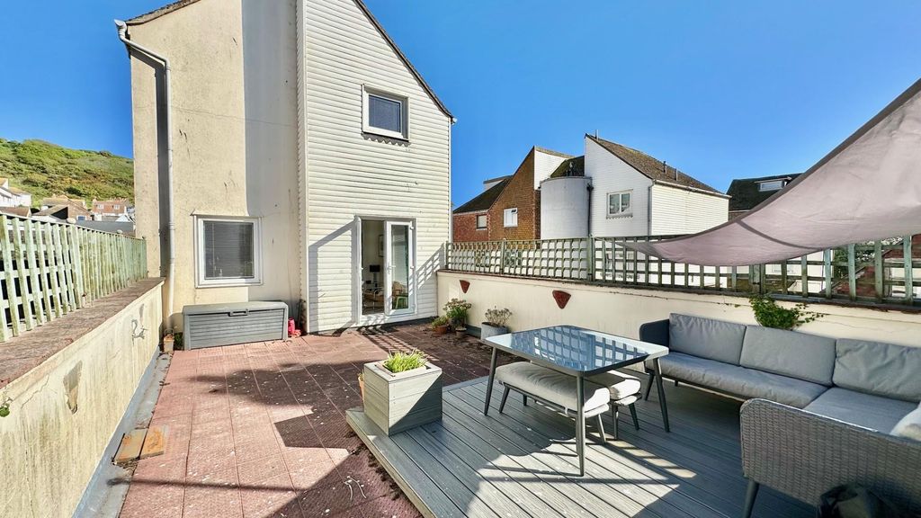 Property photo 2 of 27