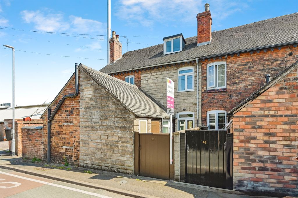 Property photo 1 of 18