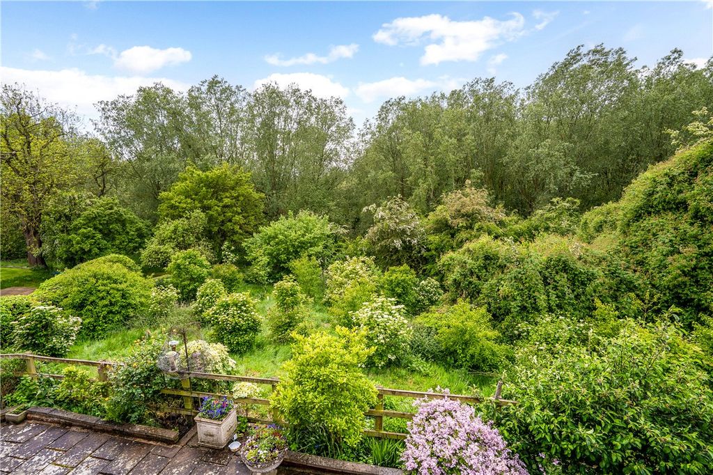 Property photo 2 of 17 Picture No. 05