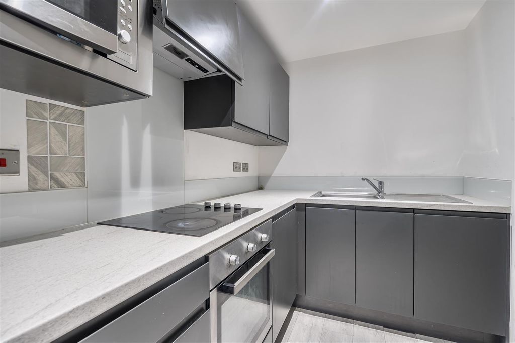 Property photo 3 of 11 1415023-9-698Dd91B7F2Ca.Jpg