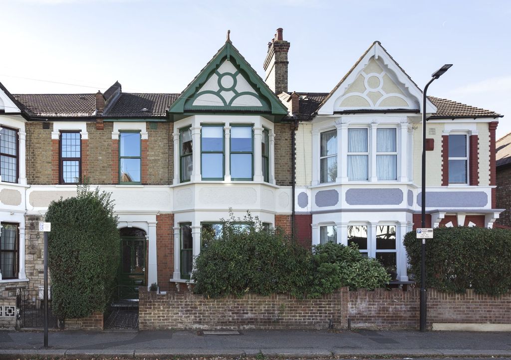 Property photo 2 of 50