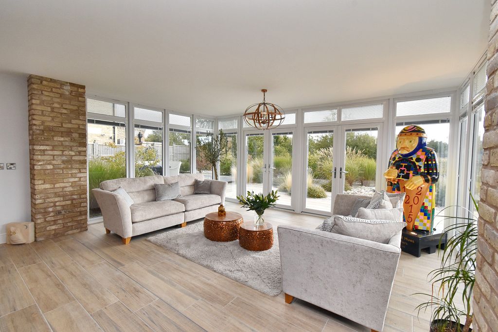 Property photo 3 of 25