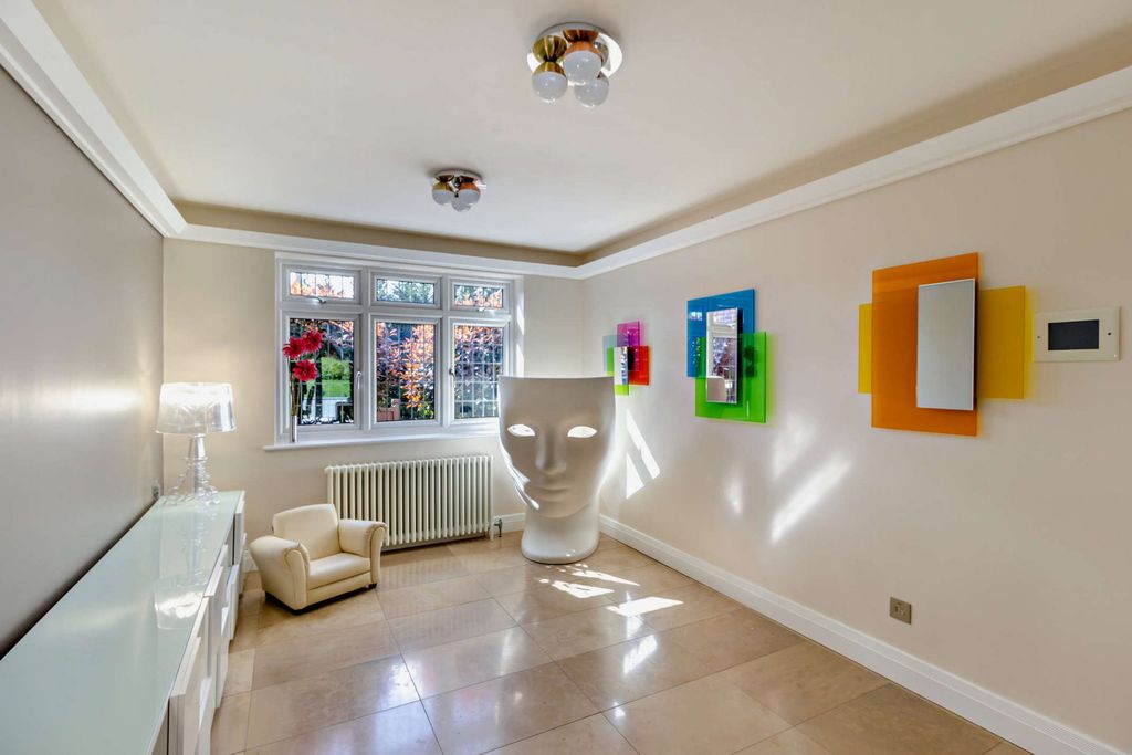 Property photo 3 of 15