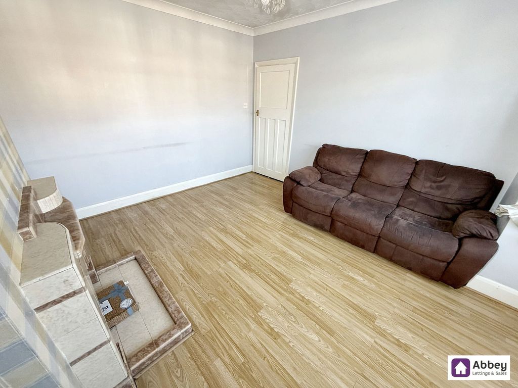 Property photo 3 of 12 Lounge