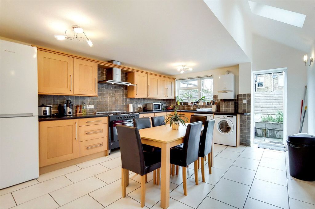Property photo 3 of 6 Kitchen/Diner