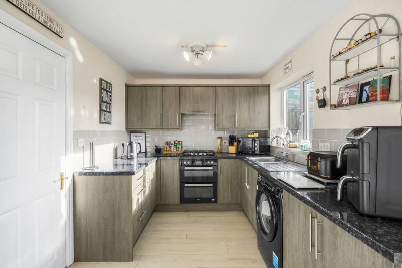 Property photo 3 of 9 Photo 3