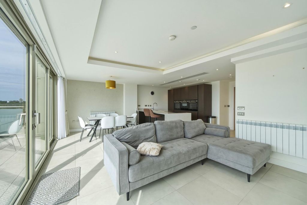 Additional image 5 of 3 bed flat for salePavilion Road, West Bridgford, Nottingham NG2