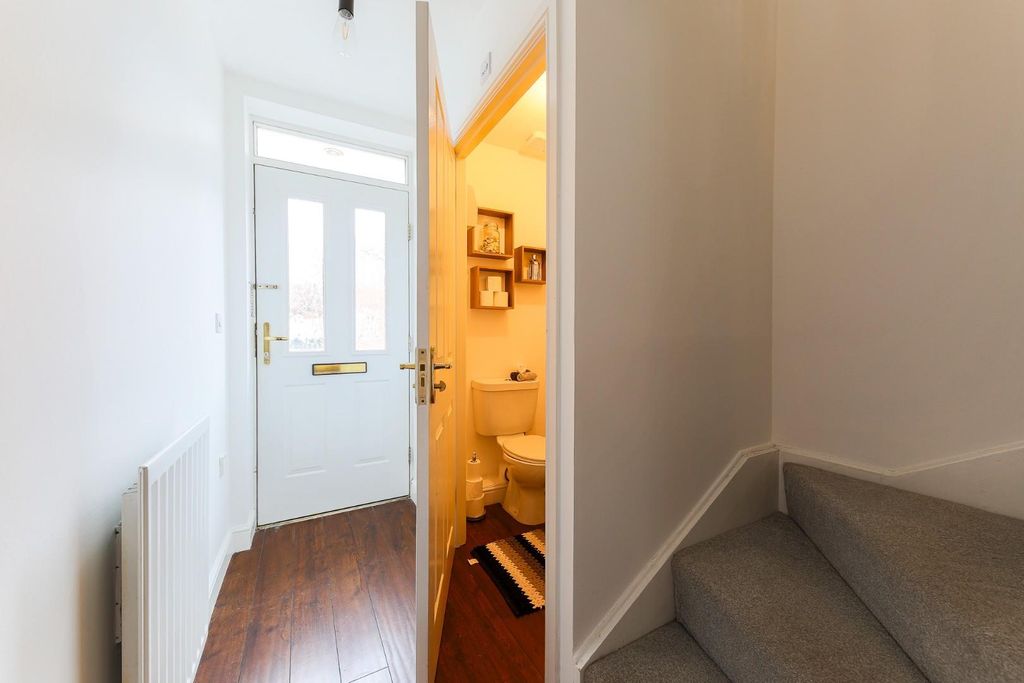 Property photo 2 of 17 Hallway To Wc