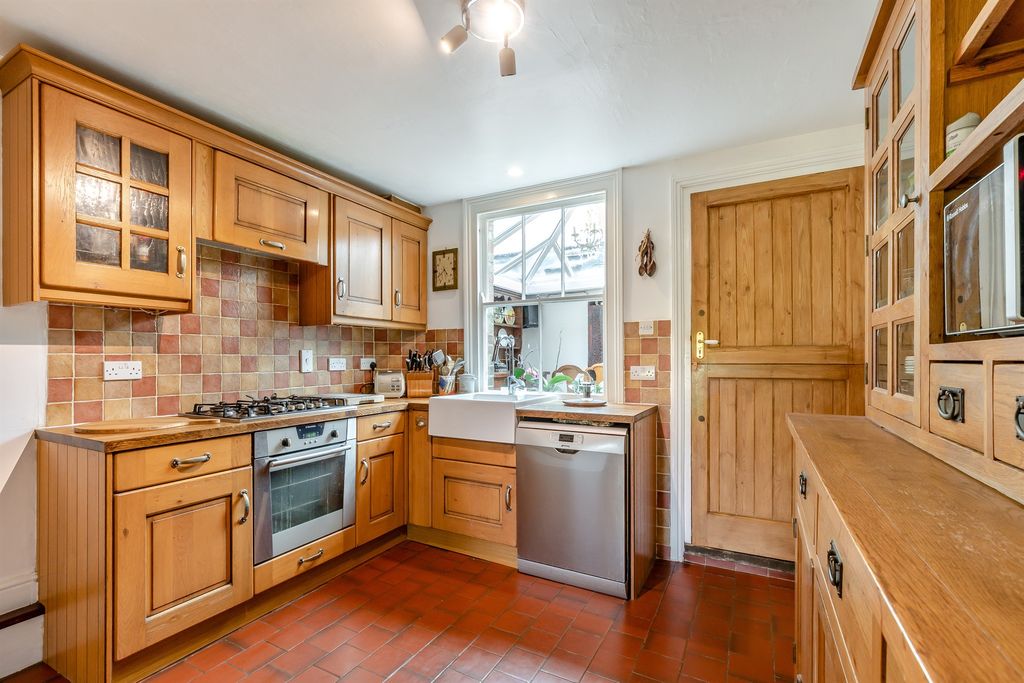 Property photo 2 of 14