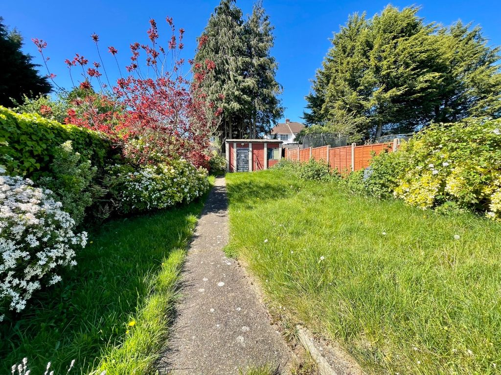 Property photo 2 of 13 5117341
