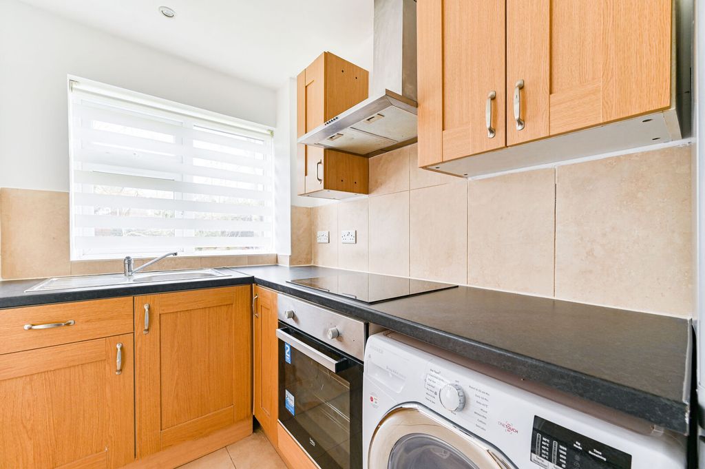Property photo 2 of 5