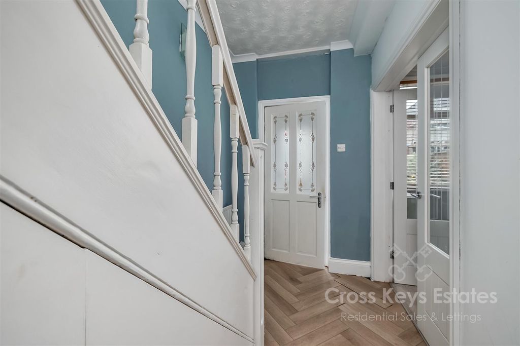 Property photo 2 of 27 Entrance Vestibule