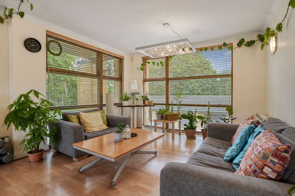 Additional image 4 of 3 bed flat for saleWoodward Place, Loughton Lodge, Milton Keynes MK8