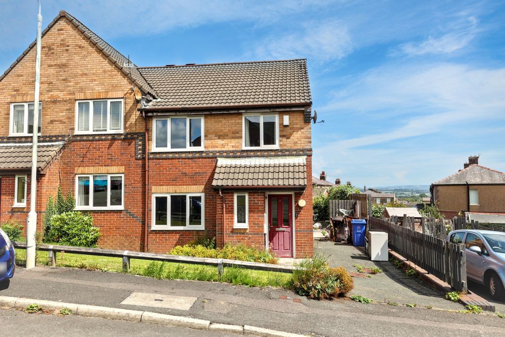 Property photo 1 of 16 4 James Avenue, Great Harwood, Blackburn, Lancashire, Bb6 7nd
