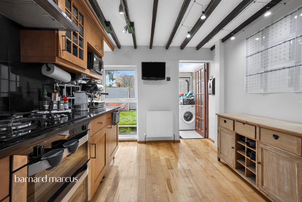 Property photo 3 of 17 Kitchen