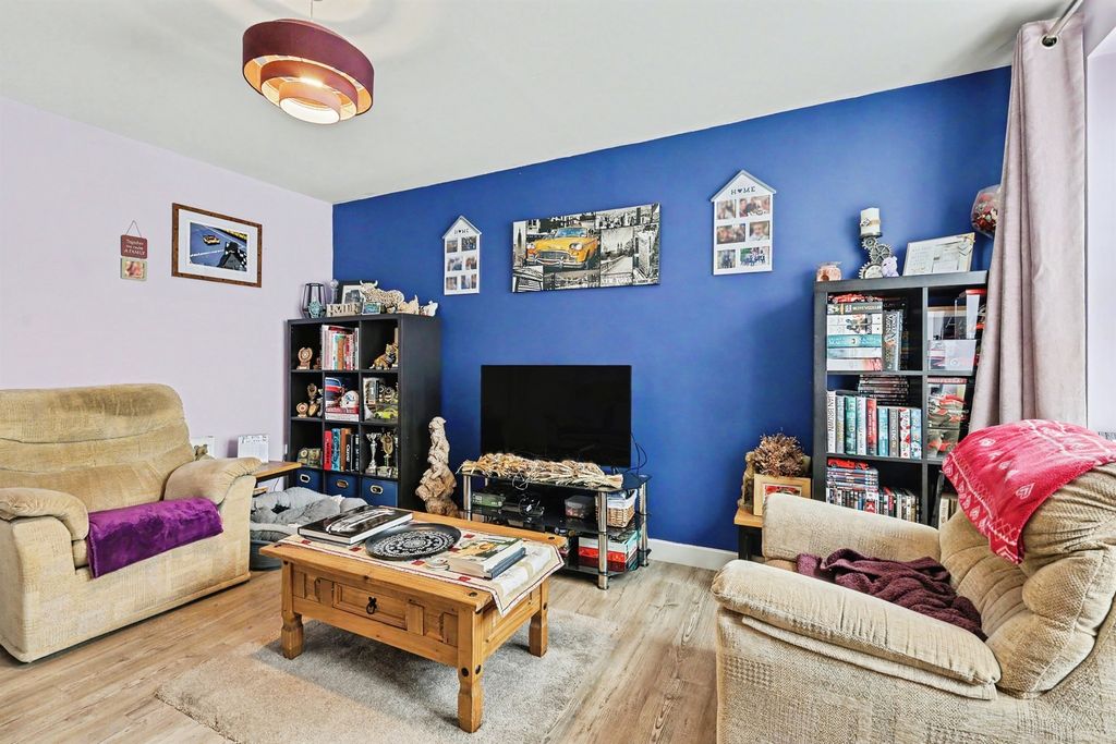 Property photo 2 of 12