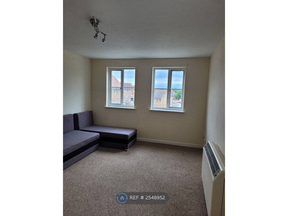 Property photo 3 of 5 Lounge