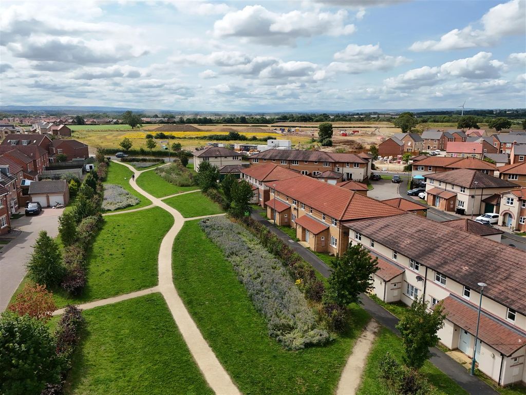 Property photo 1 of 22 Externally