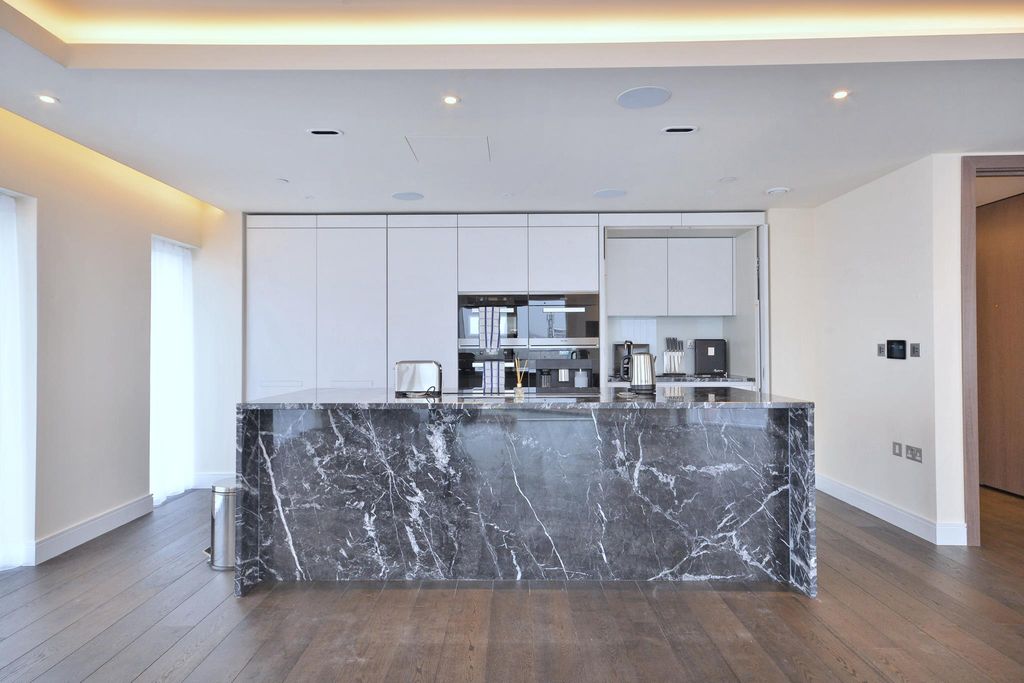 Property photo 2 of 14 Image