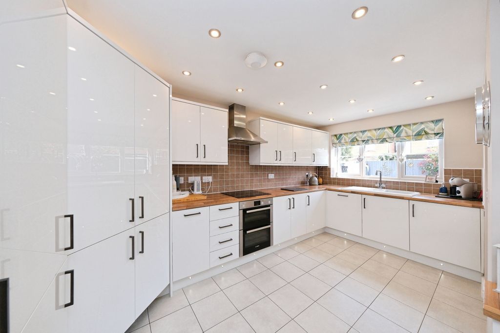 Property photo 2 of 20 Img_5515