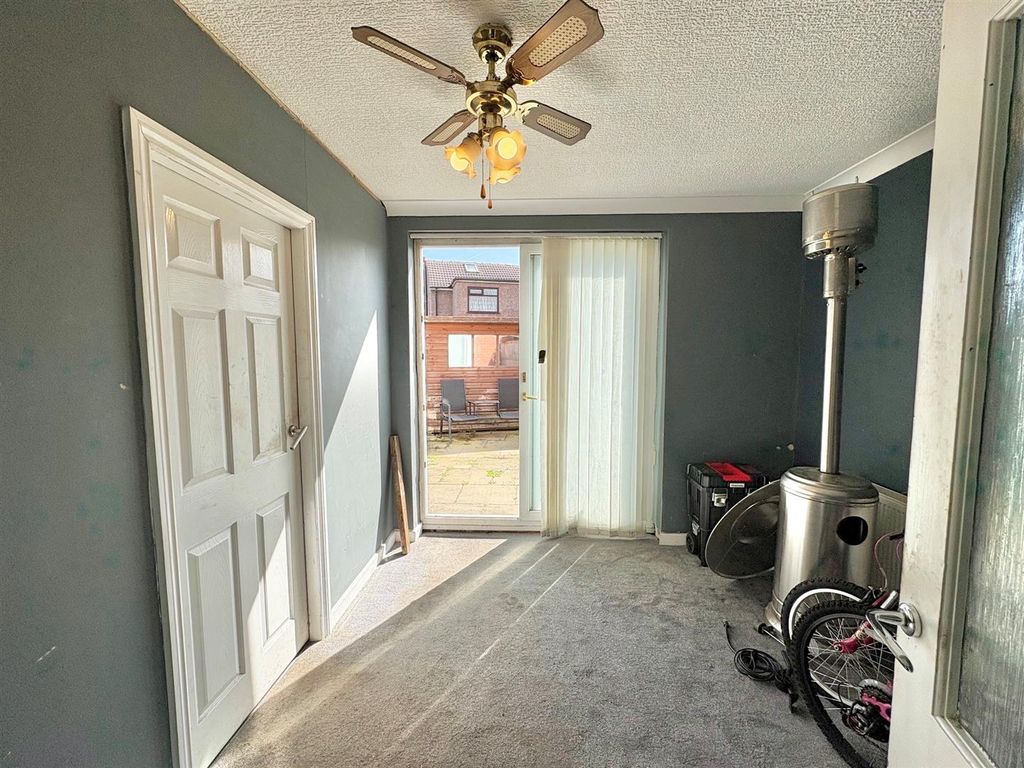 Property photo 3 of 7 Dining Room.Jpg