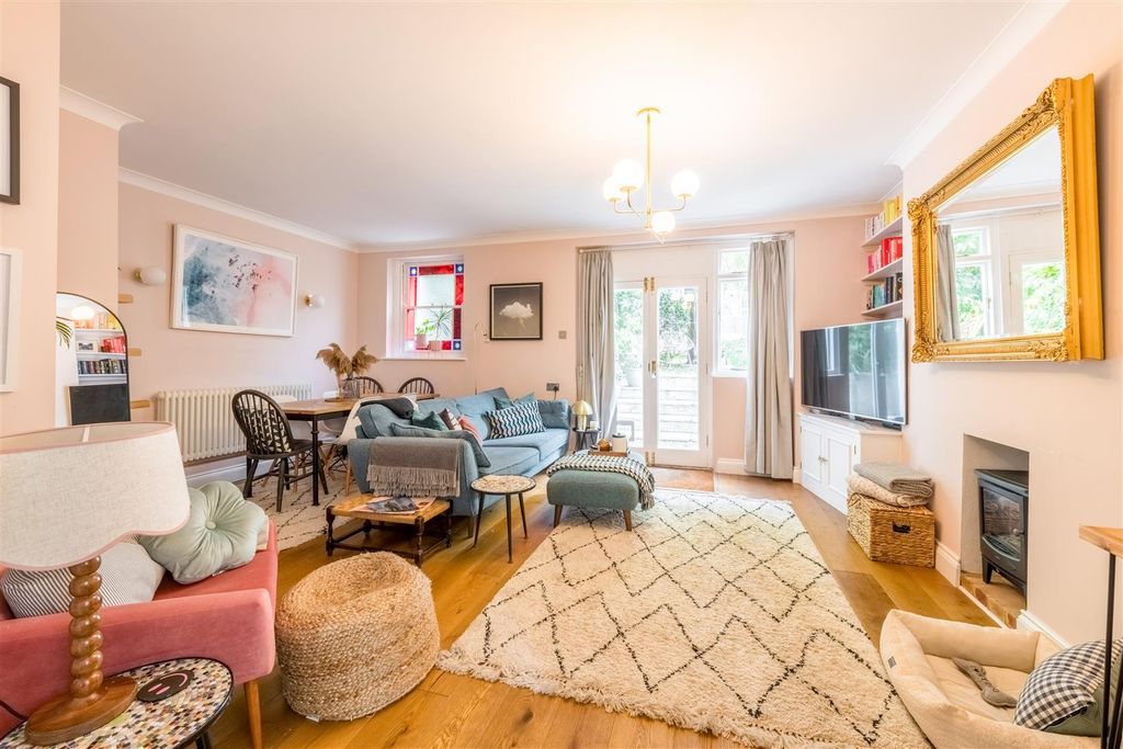 Property photo 3 of 28 13A Clarendon Villas-7.Jpg