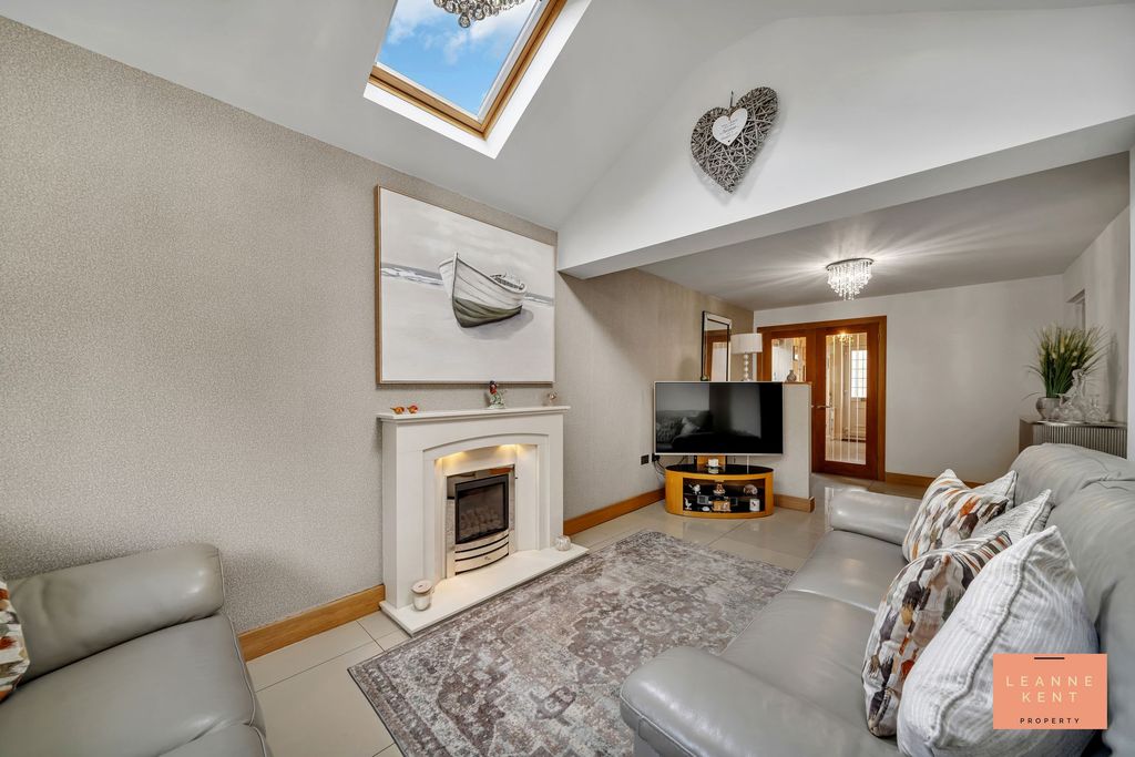 Property photo 3 of 38